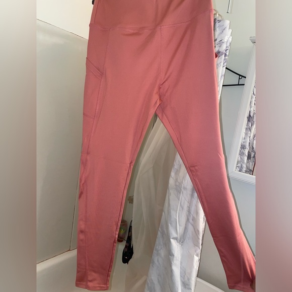 Women’s Leggings - Picture 4 of 6